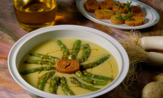 crema puerro y espárragos